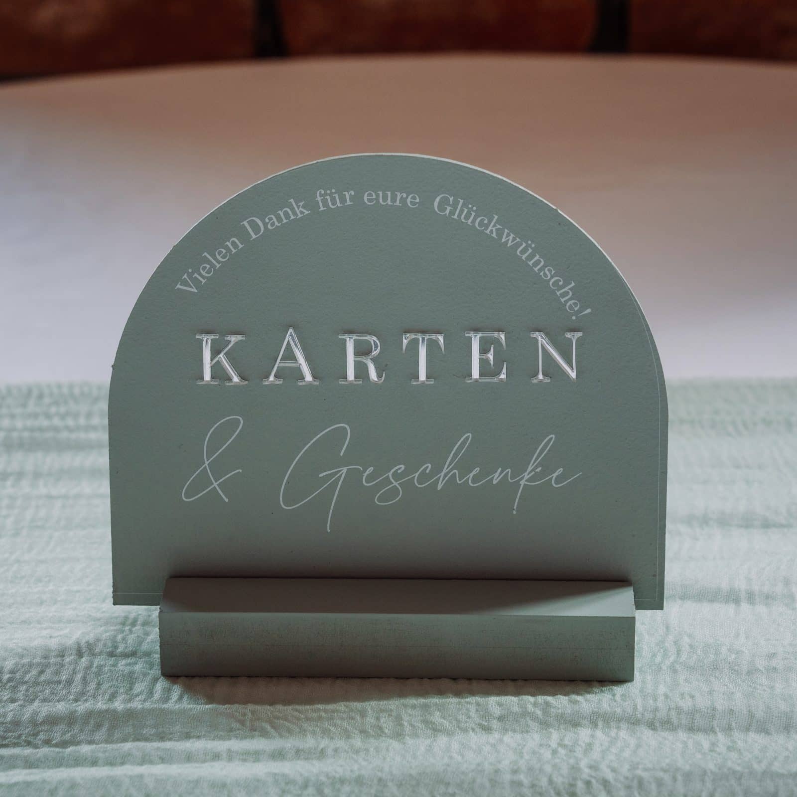 Schild „Karten & Geschenke“